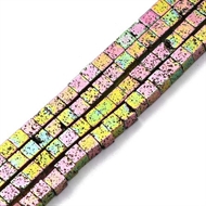 3x3x3 mm. lava perle med lyserød/gul/turkis effekt